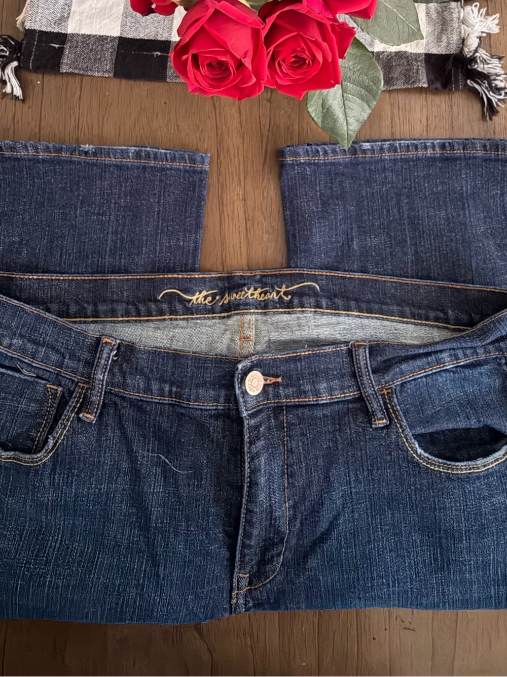 Old Navy Boot Cut Jeans in Dark Blue Wash